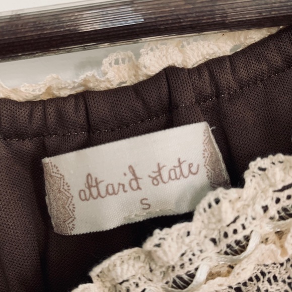 (EUC) Off Shoulder Lace Shift Dress 🤎 - Picture 6 of 6